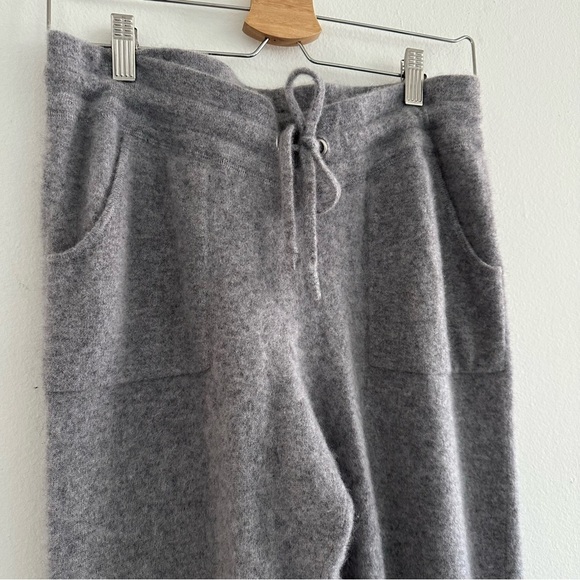 New C By Bloomingdale’s 100% Cashmere Gray Joggers Pants M - Picture 8 of 9